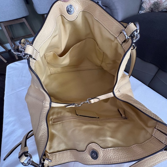 Coach Soft Yellow Leather Shoulder Bag - Picture 4 of 16